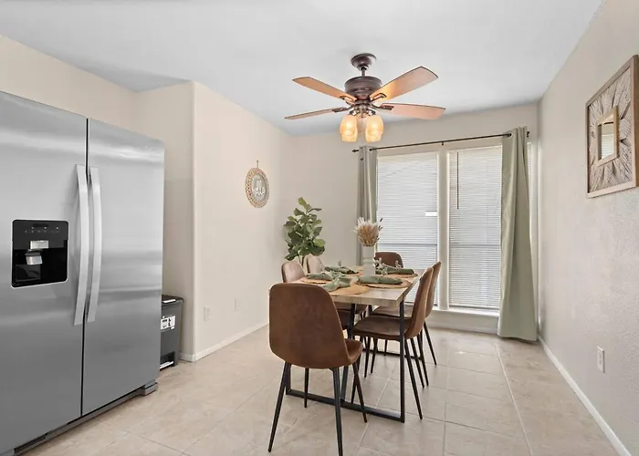 Boho Style 2Bd 1 Bath Condo Heated Pool, 6 Min Siesta