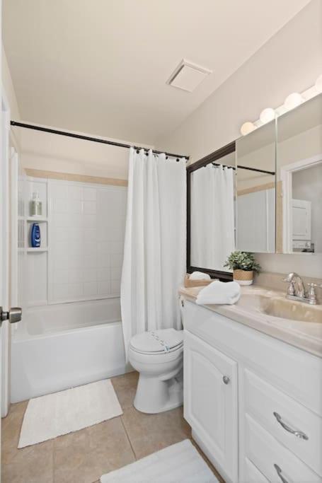 Boho Style 2bd 1 Bath Heated Pool, 6 Min Siesta Apartment
